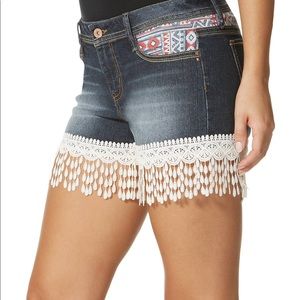 l.e.i Ashley low rise shorts